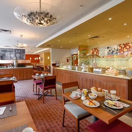 Mercure West Hotel 4*