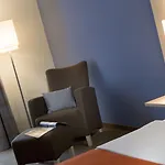 Mercure West 4*