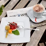 מלון Mercure West 4*