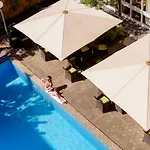 Mercure West מלון 4*