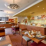 Mercure West מלון 4*
