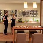 Mercure West מלון