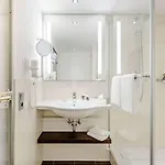 Mercure West 4*