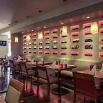 Mercure West מלון