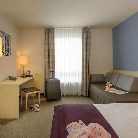 Mercure West 4*
