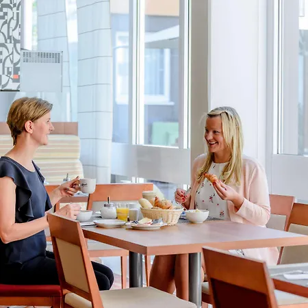 Hotel Mercure West 4*