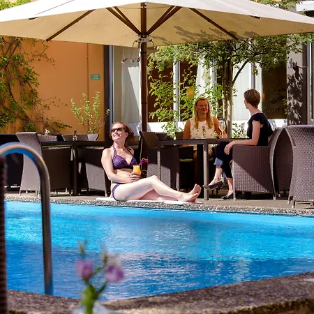 Hotel Mercure West 4*