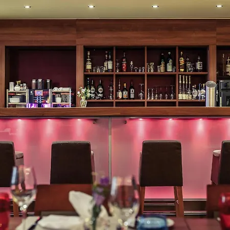 מלון Mercure West