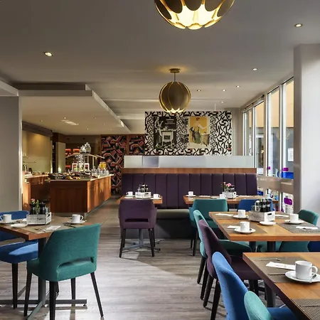 Mercure West 4*