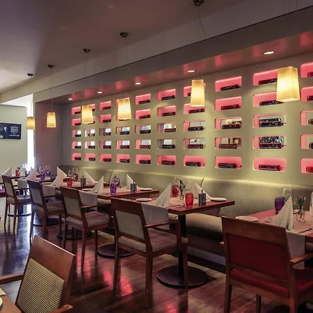 Hotel Mercure West