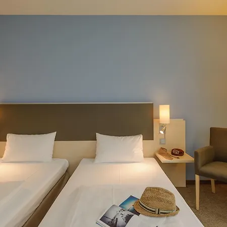 Mercure West 4*