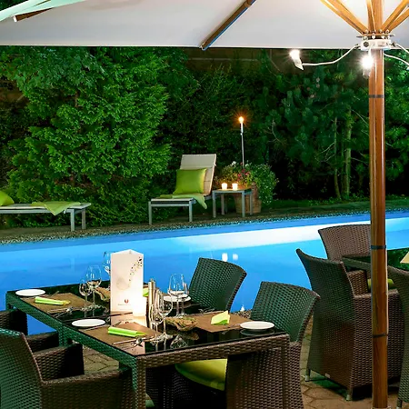 Mercure West 4*