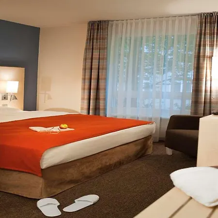 Mercure West Hotel 4*