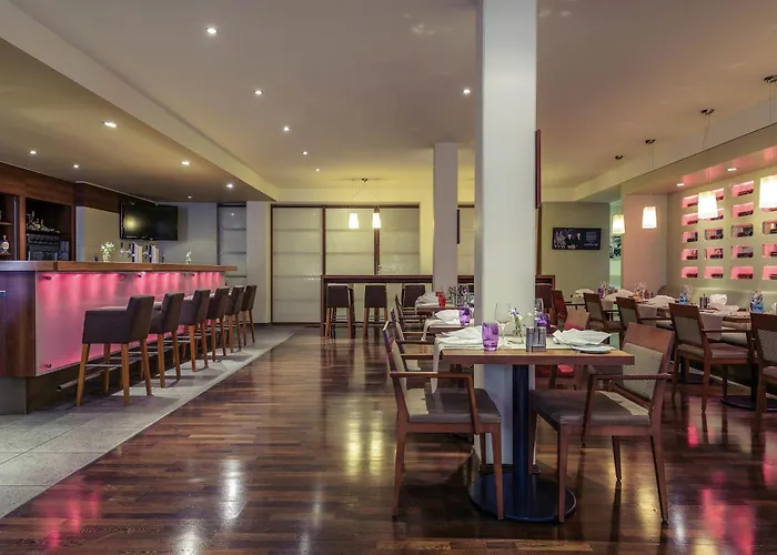 Mercure West Hotel 4*