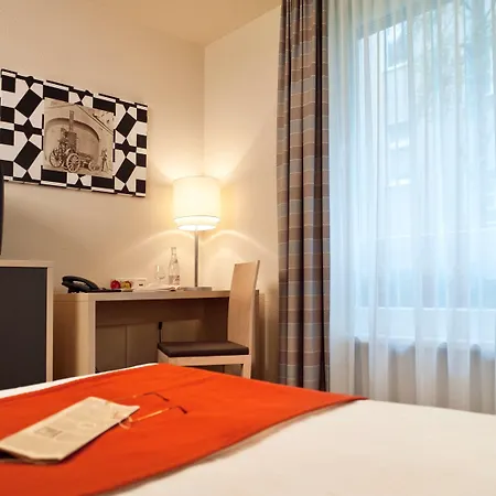 Hotel Mercure West 4*