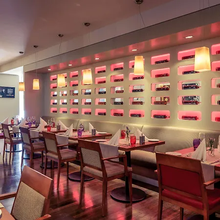 Mercure West Hotel 4*