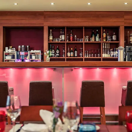 Mercure West Hotel 4*